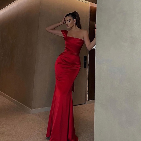 Miss Circle | Dresses | Miss Circle Ivona Red Halter Neck Double Duchess  Satin Gown | Poshmark